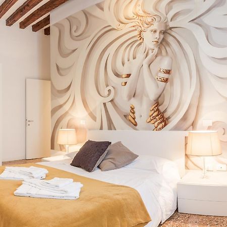 Rialto Apartments Whit Lift Венеция Екстериор снимка